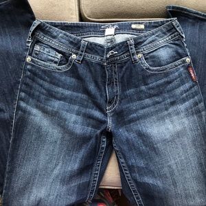 Buckle Jeans - Suki- Excellent condition